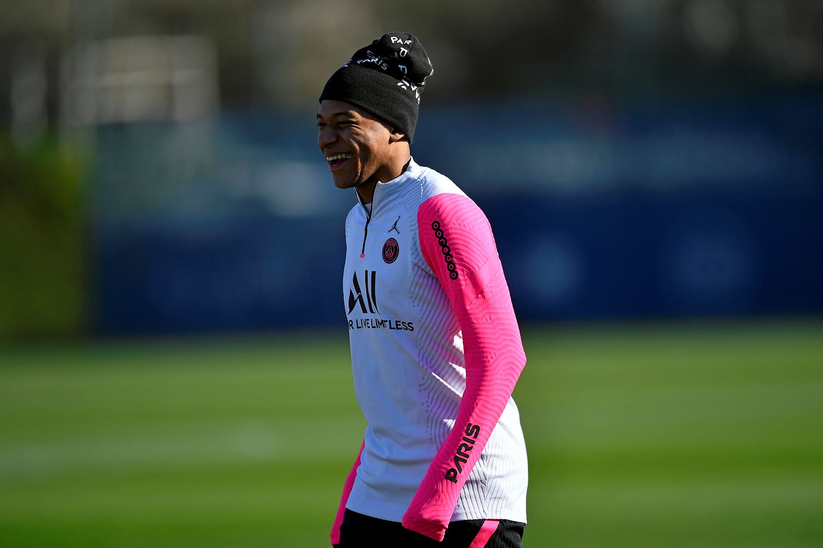 多米登录 -转会期体能课后，新疆广汇外线爆发备战法国杯，底气十足，训练强度明显提升 