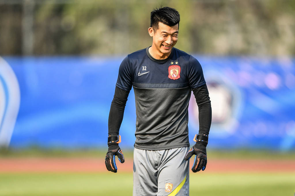 广州队发布备战花絮;今晚官宣签约;欧超杯任务艰巨;轮换策略成焦点(皇马备战欧超杯) 广州队发布备战花絮;今晚官宣签约;欧超杯任务艰巨;轮换策略成焦点(皇马备战欧超杯)