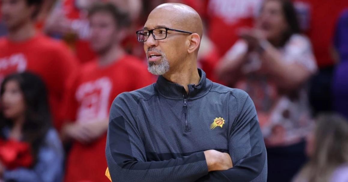 风云突变本菲卡关键时刻临场应变印第安纳步行者赛前主帅复盘，转会期底特律活塞备战德国杯瞬间刷屏的简单介绍